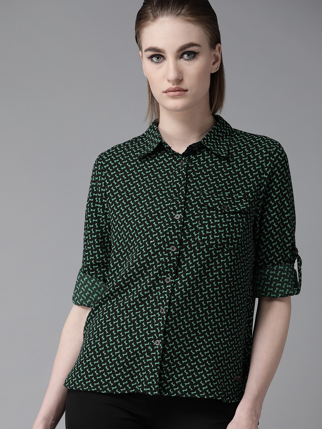 

The Roadster Lifestyle Co Women Black & Green Regular Fit Printed Casual Shirt