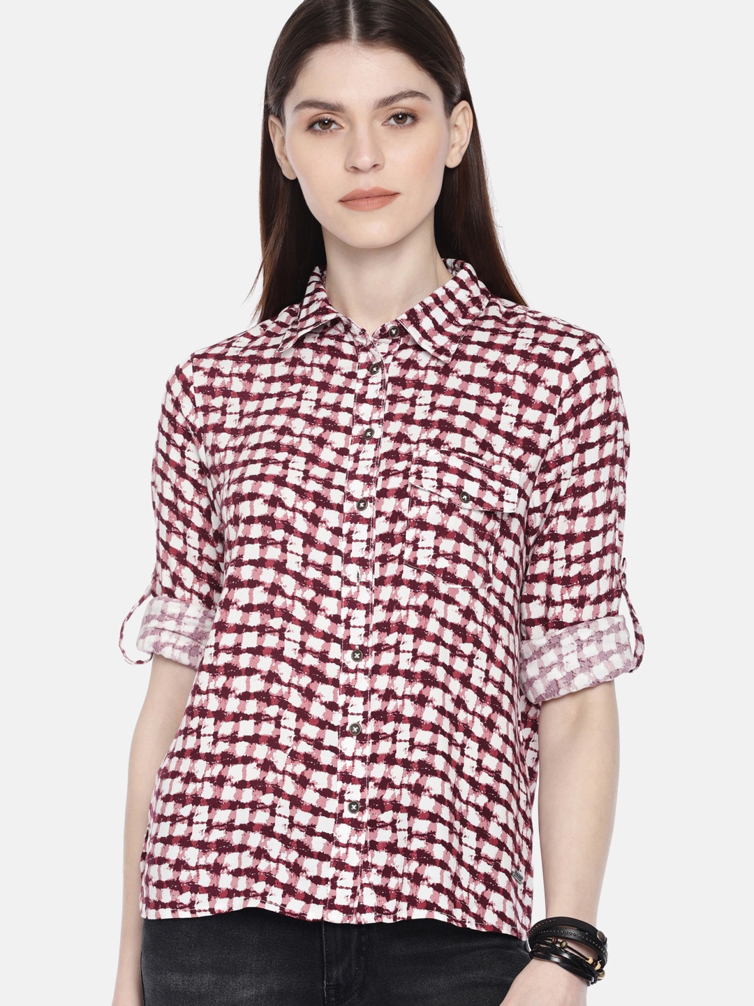 

The Roadster Lifestyle Co Women White & Maroon Regular Fit Checked Casual Shirt