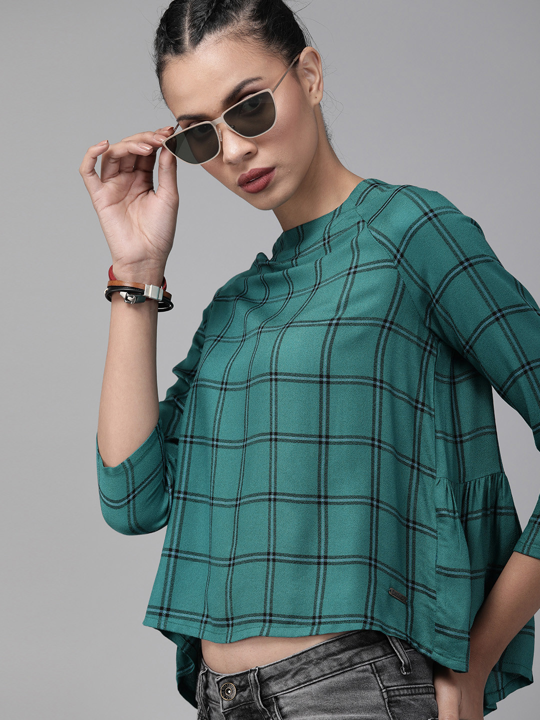 

The Roadster Lifestyle Co Women Green & Black Checked Styled Back Top