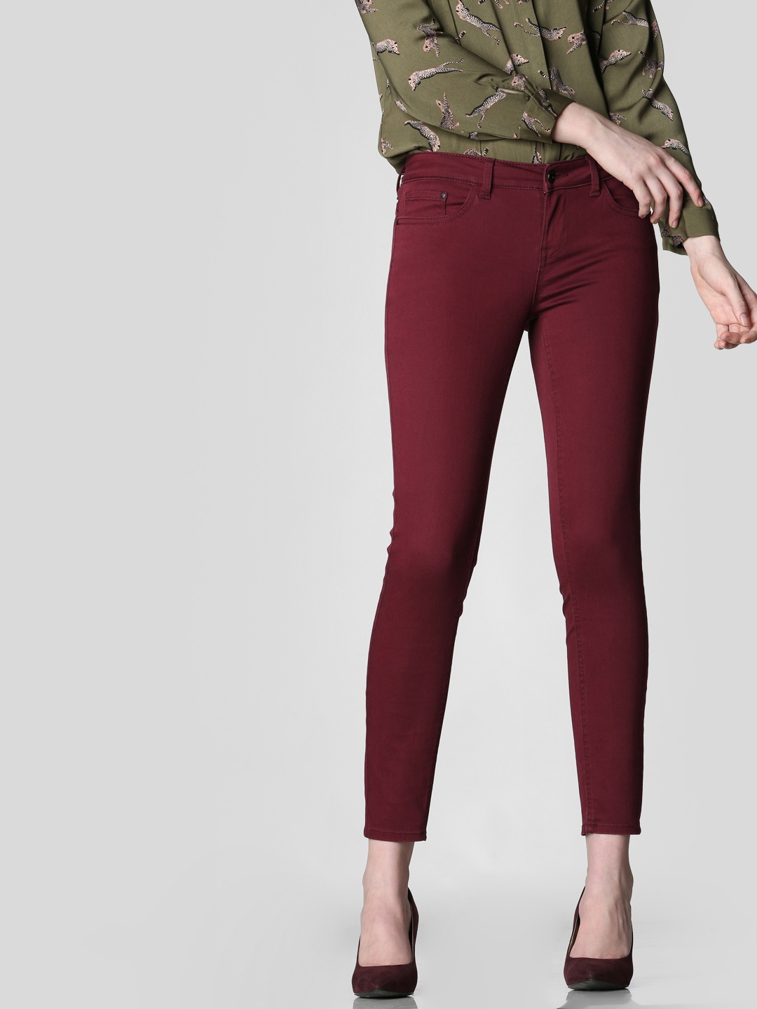 

Vero Moda Women Burgundy Skinny Fit Mid-Rise Clean Look Stretchable Jeans