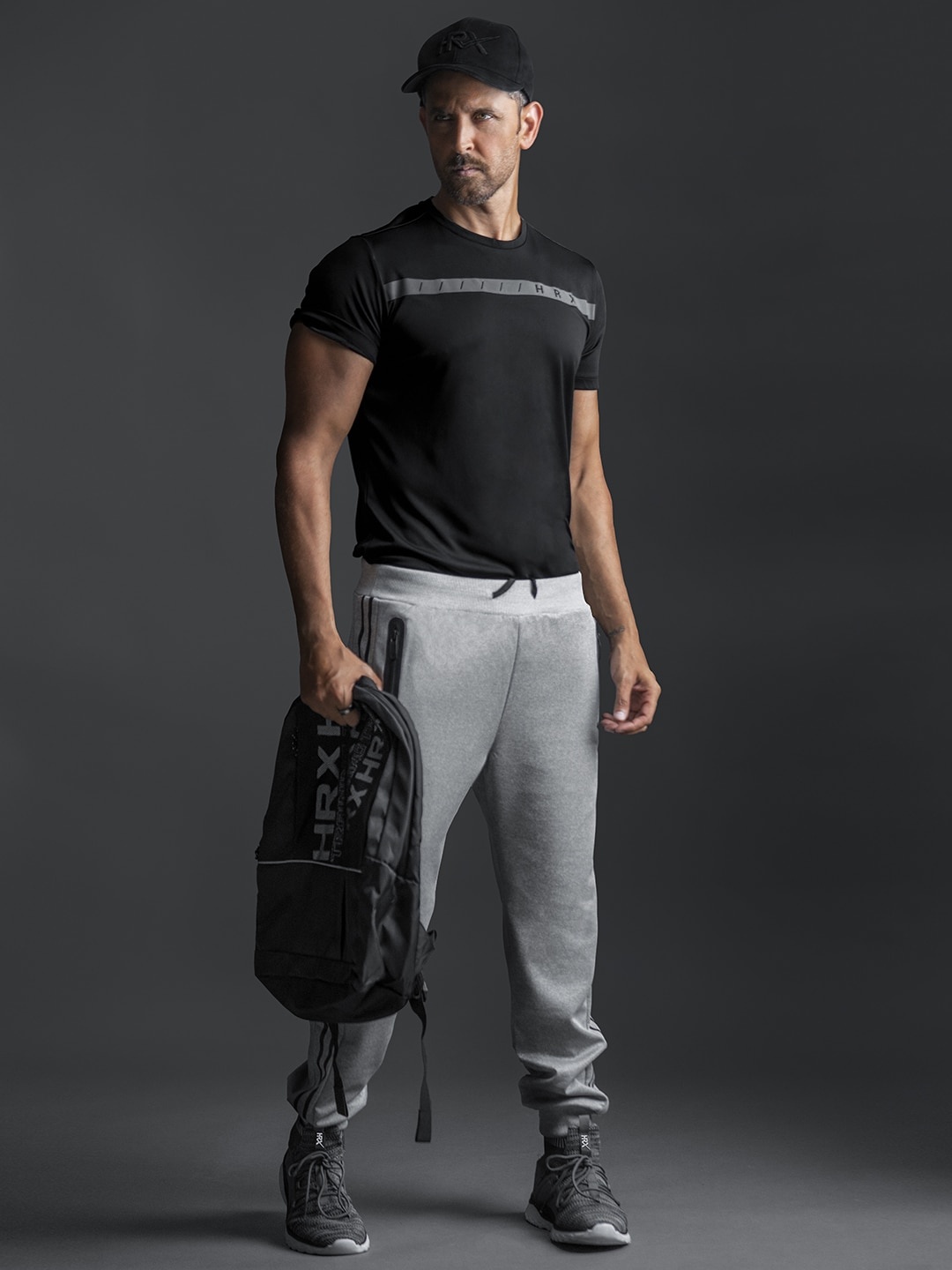 

HRX by Hrithik Roshan Men Grey Melange Solid Regular Fit Running Cropped Joggers