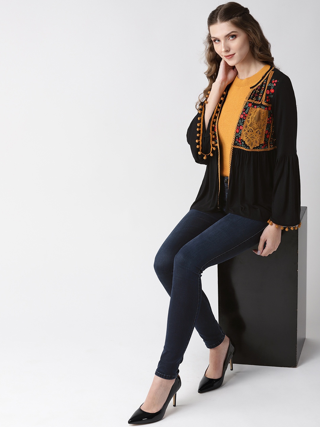 

Taurus Women Black & Yellow Embroidered Open Front Shrug