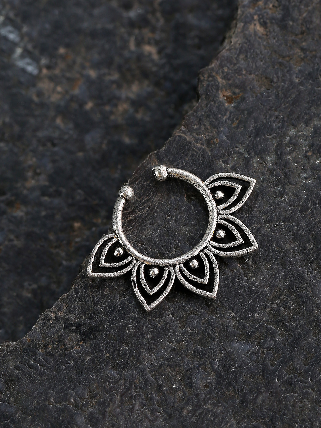

Priyaasi Oxidised Silver-Plated Clip-On Septum Nose Ring