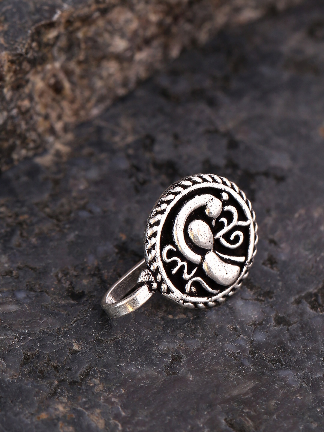 

Priyaasi Oxidized Silver-Plated Peacock Shaped Clip-On Nosepin