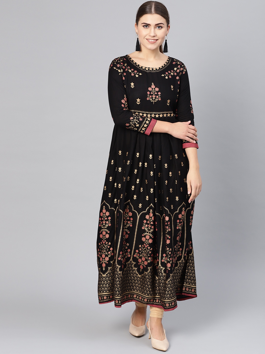 

Ishin Women Foil Print Anarkali Kurta, Black