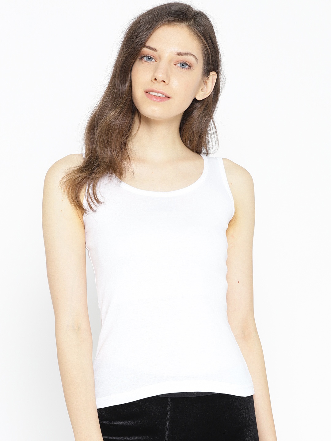 

Lady Lyka White Solid Camisole 10396721