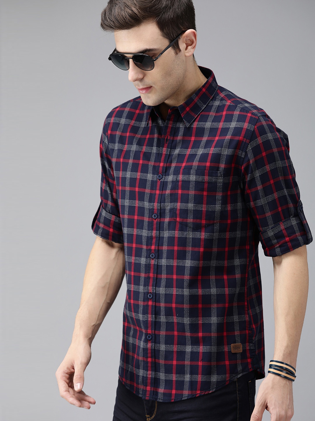 

Roadster Men Navy Blue & Red Regular Fit Checked Casual Shirt
