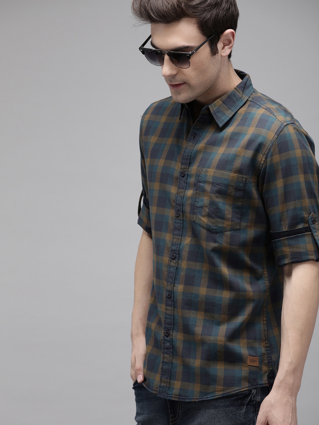 

Roadster Men Navy Blue & Brown Checked Pure Cotton Casual Shirt