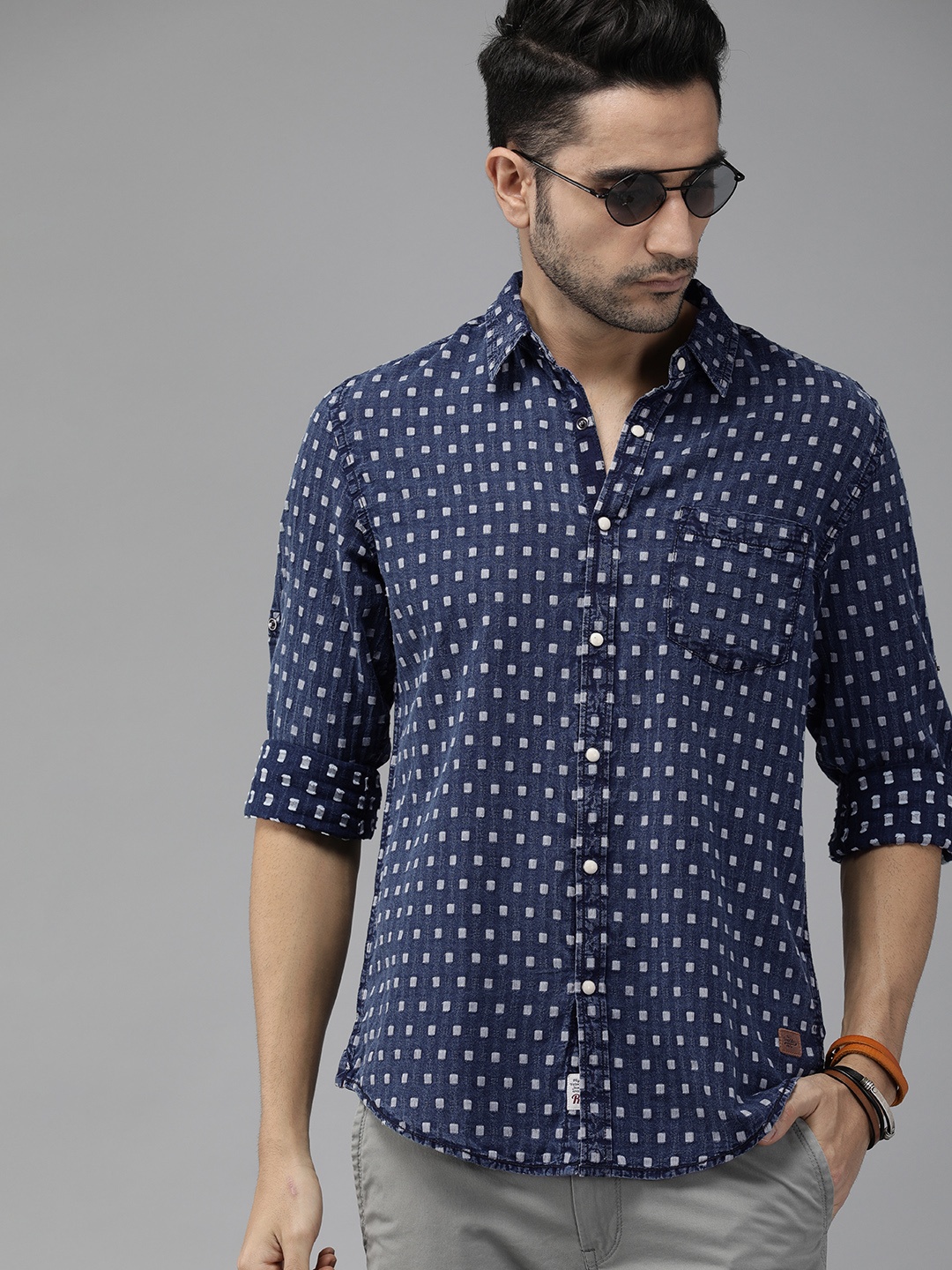 

The Roadster Lifestyle Co Men Blue Regular Fit Self Design Casual Shirt