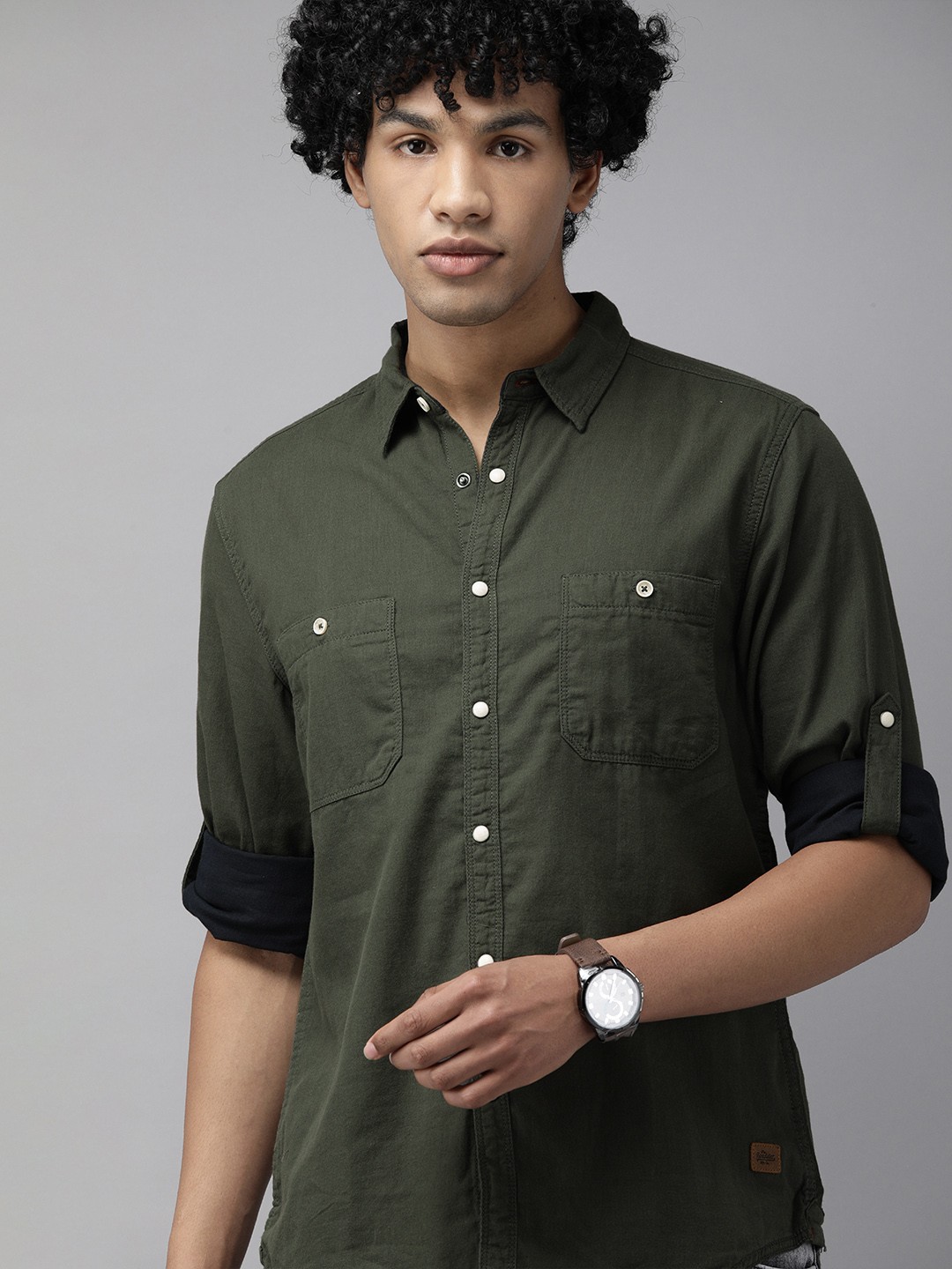 

The Roadster Lifestyle Co Men Olive Green Solid Casual Shirt