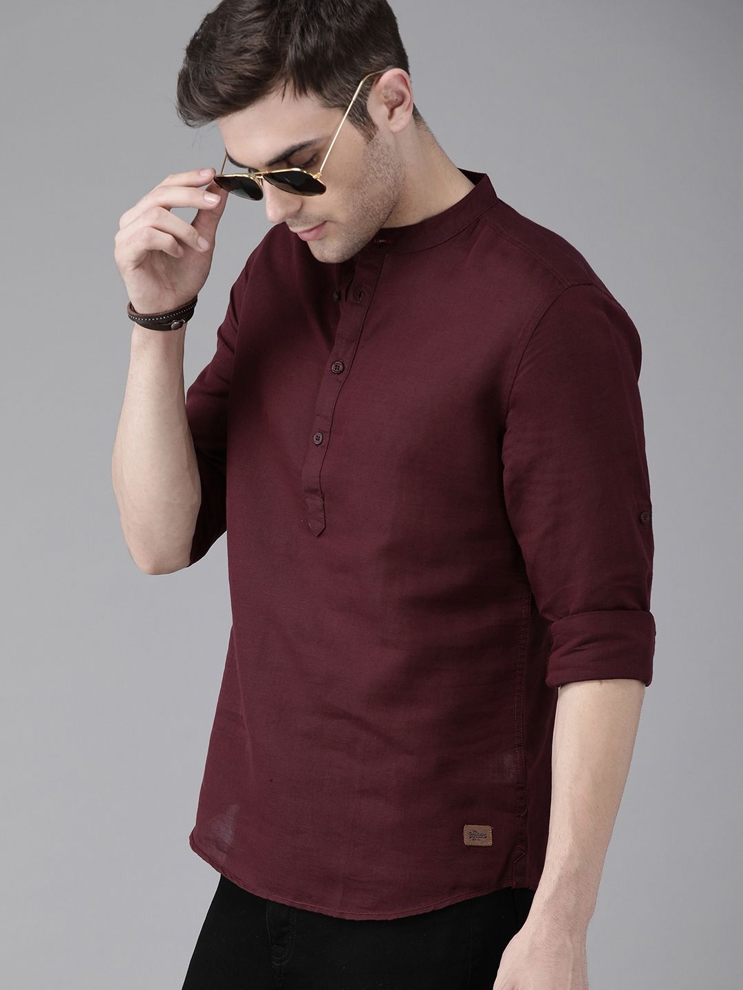 

The Roadster Lifestyle Co Men Maroon Casual Shirt