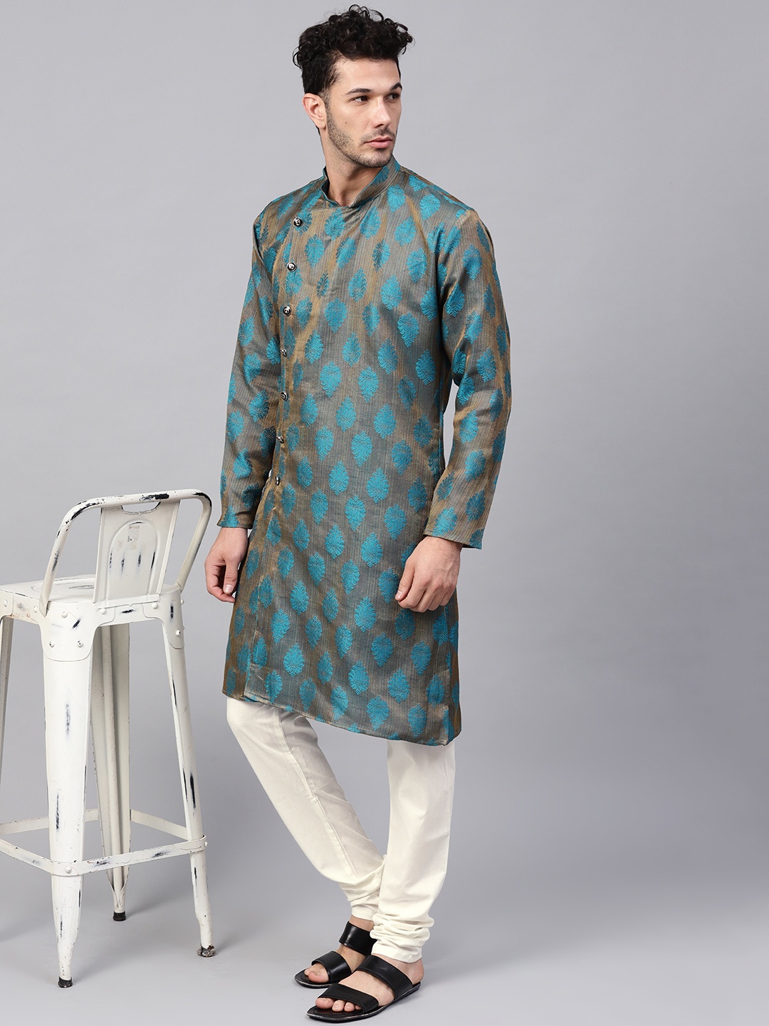 

SOJANYA Men Blue & Golden Jacquard Woven Design Kurta with Churidar