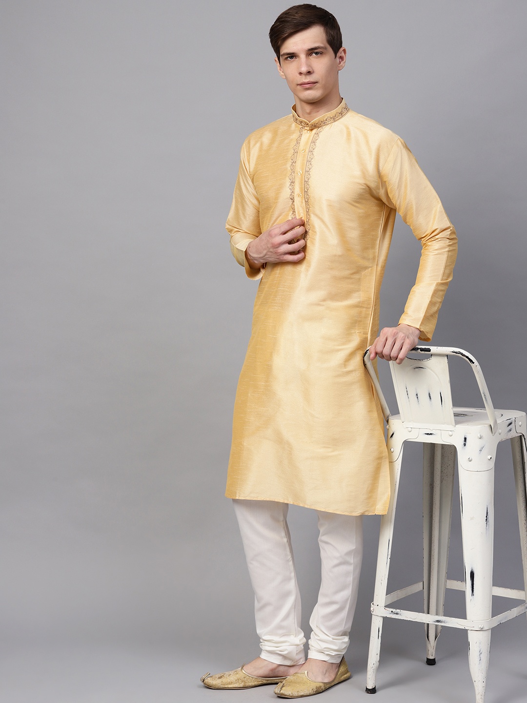 

SOJANYA Men Beige & Off-White Solid Kurta with Churidar