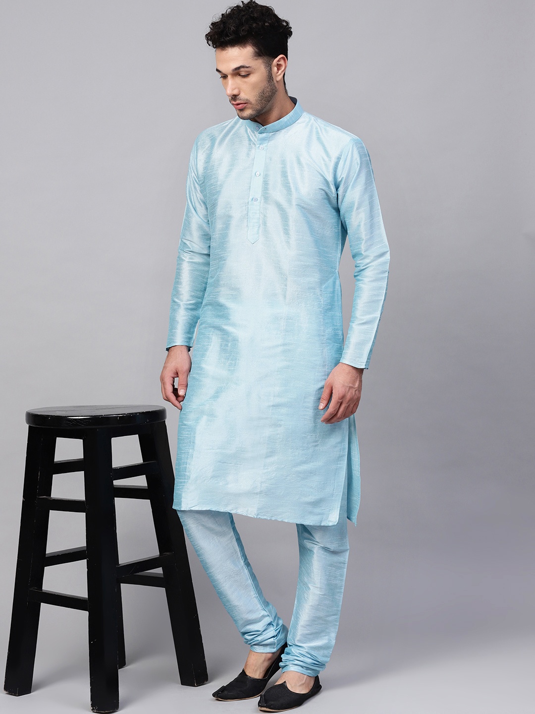 

SOJANYA Men Blue Solid Kurta with Churidar