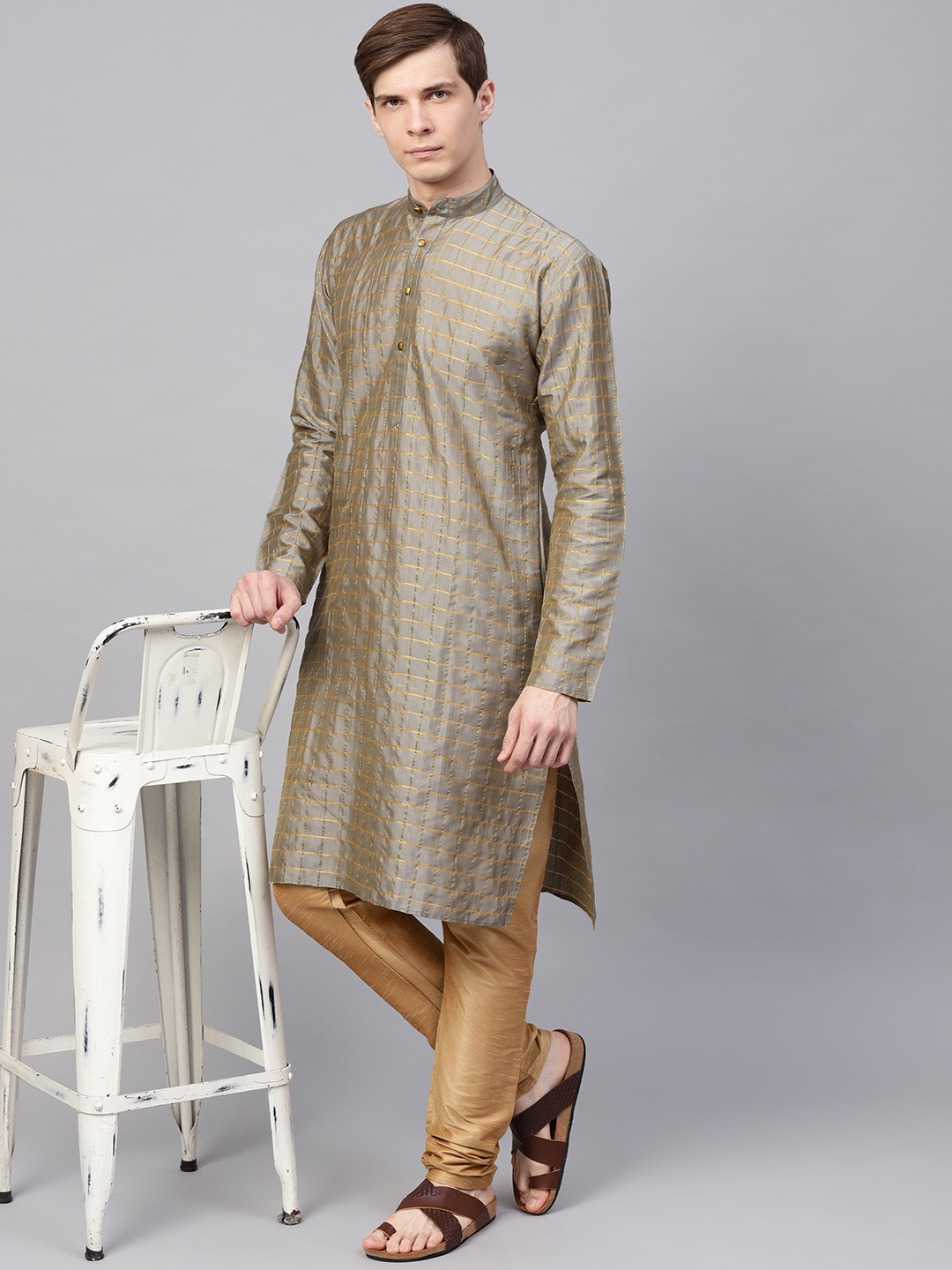 

SOJANYA Men Grey & Beige Checked Kurta with Churidar