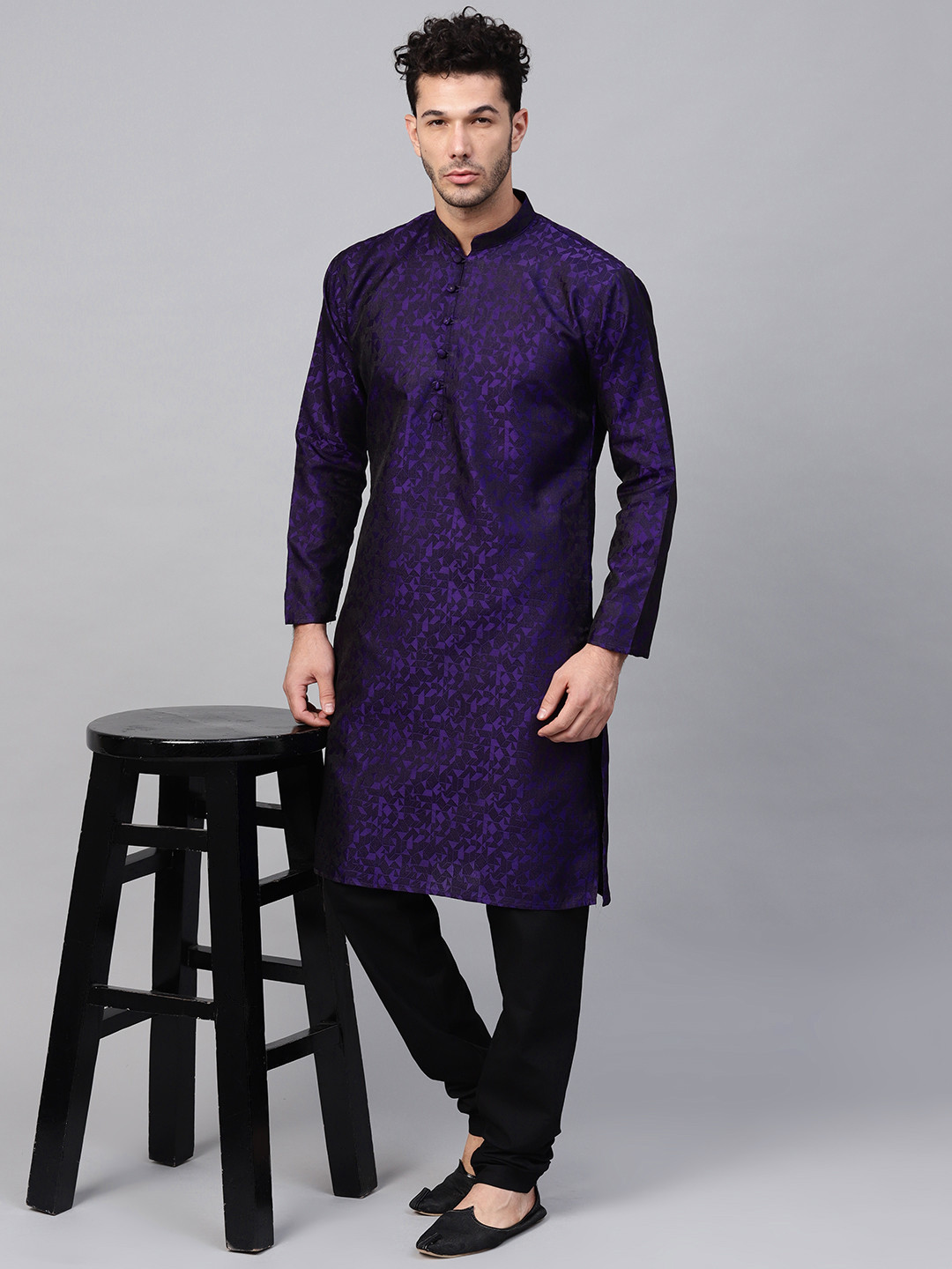 

SOJANYA Men Purple & Black Jacquard Woven Design Kurta with Churidar