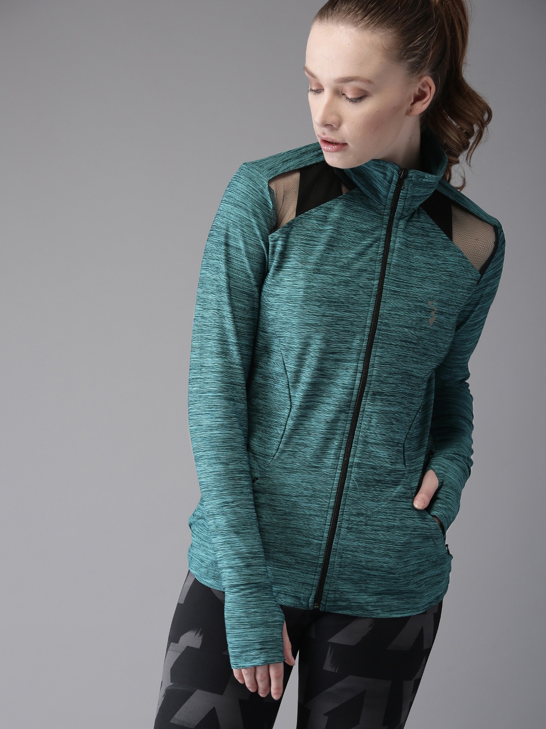 

Campus Sutra Women Green Solid Sporty Jacket