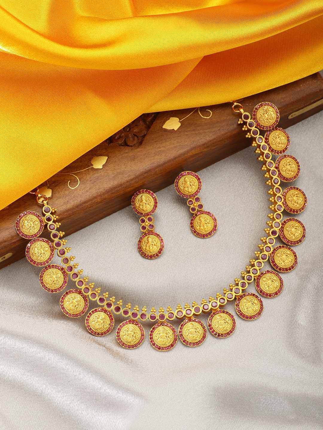 

Peora 18k Gold-Plated & Red Kundan and Pearl- Studded Jewellery Set