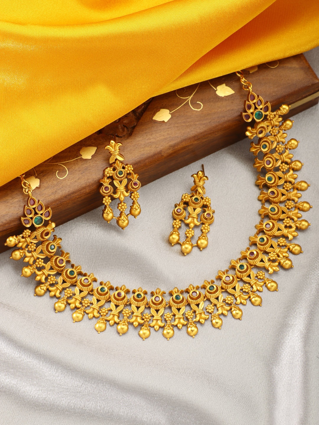 

Peora Women 18K Gold-Plated Multicoloured Traditional Antique Jewellery Set, Multi