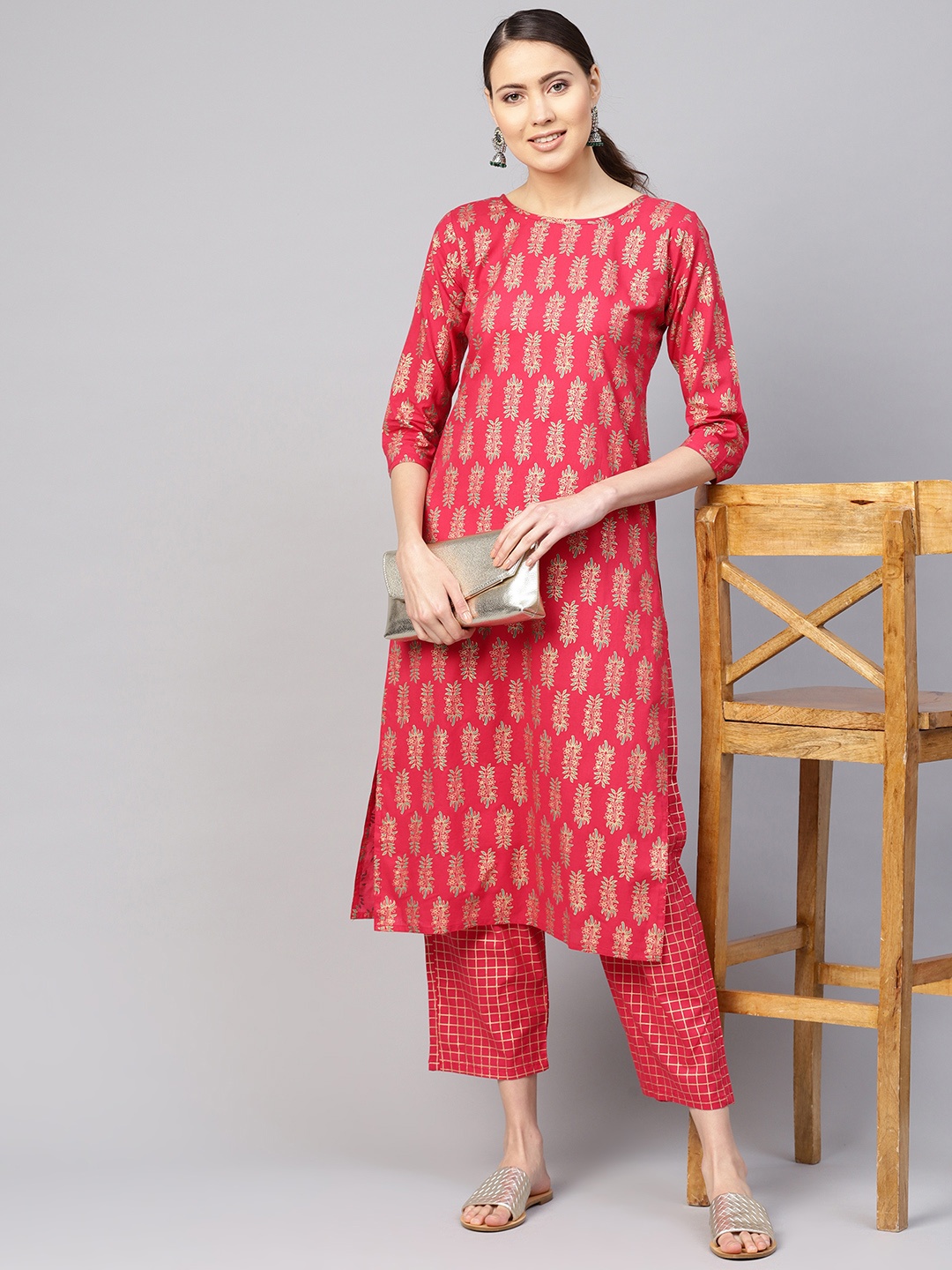 

Nayo Women Red & Golden Printed Kurta with Trousers