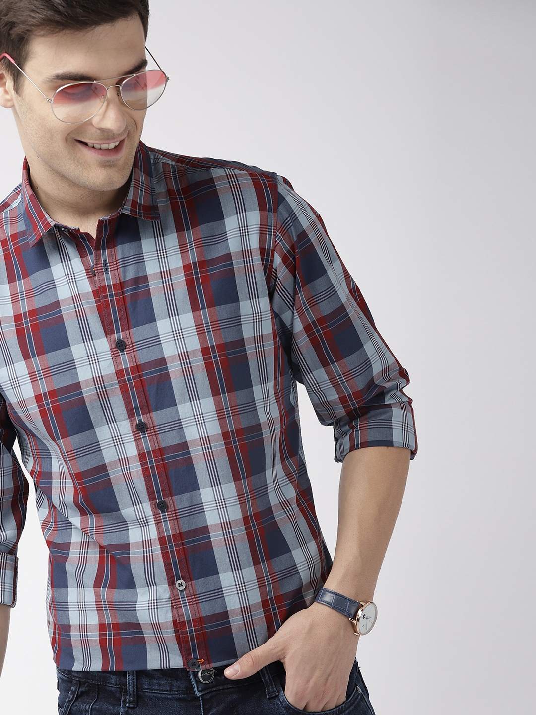 

Mast & Harbour Men Blue & Red Regular Fit Checked Casual Shirt