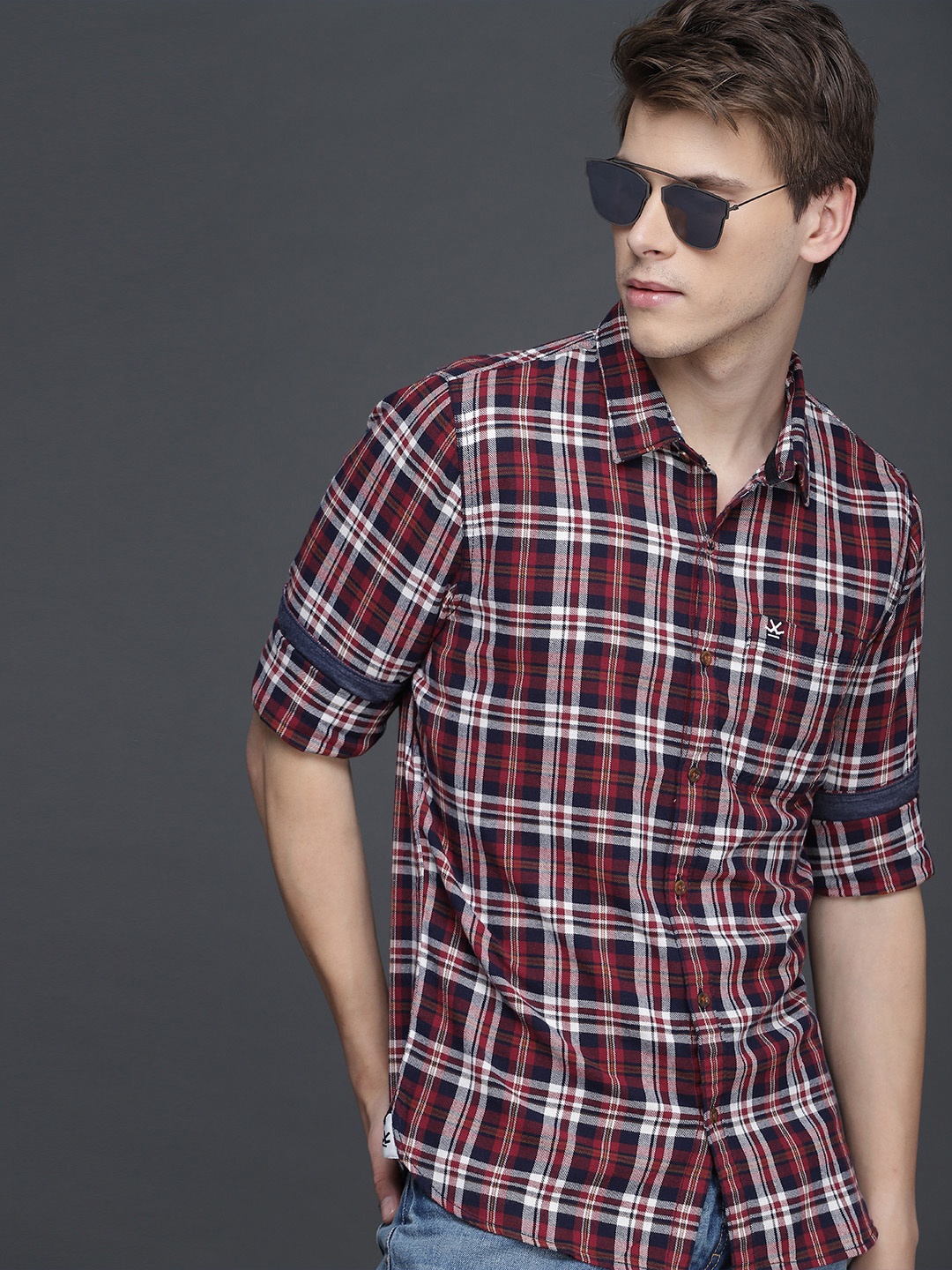

WROGN Men Red & Navy Blue Slim Fit Checked Casual Shirt