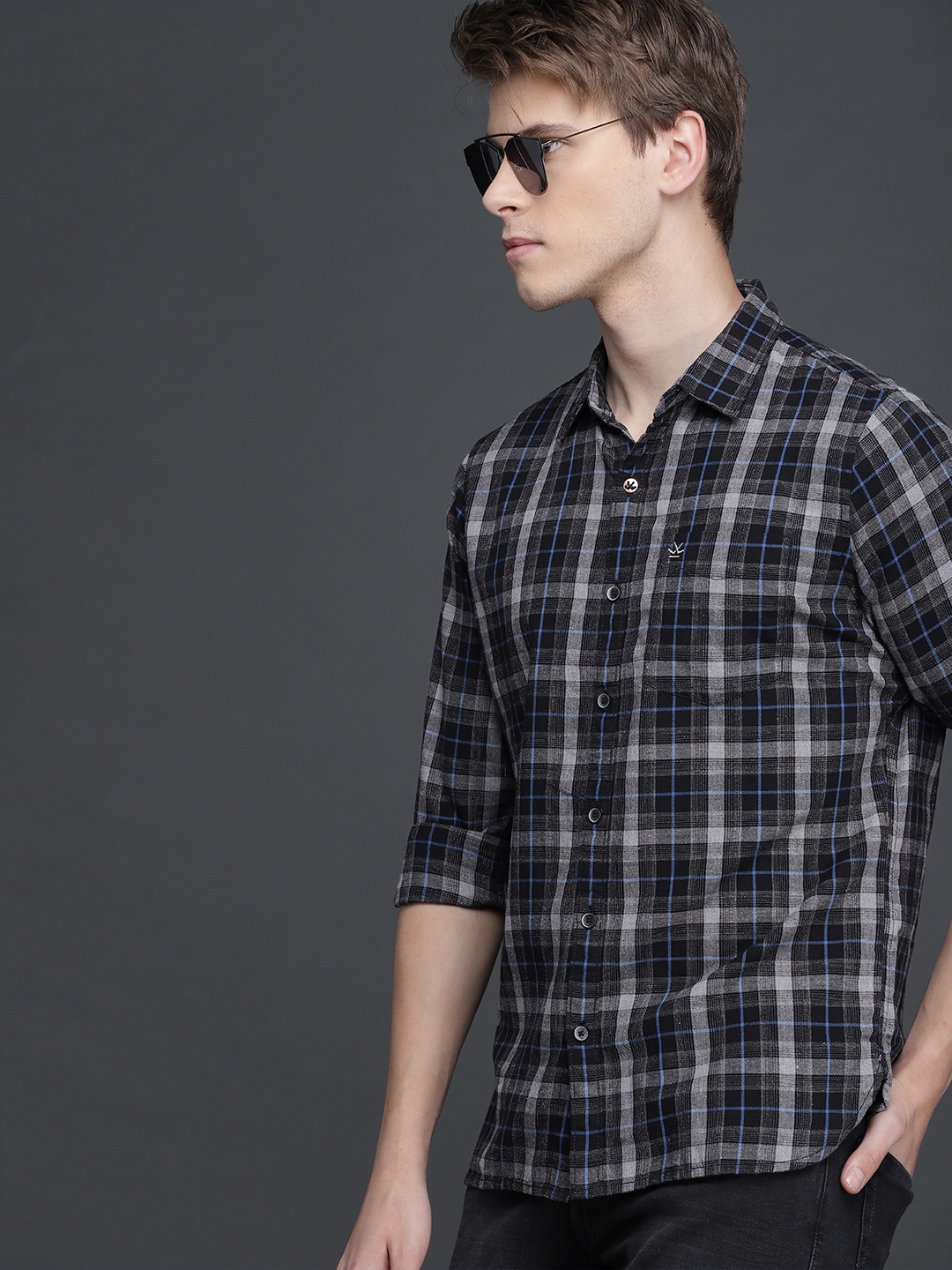 

WROGN Men Grey & Black Slim Fit Checked Casual Shirt