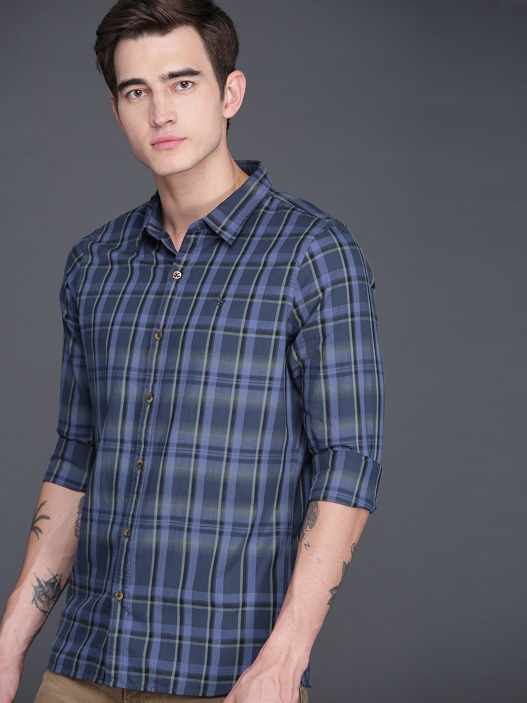 

WROGN Men Blue & Green Slim Fit Checked Casual Shirt