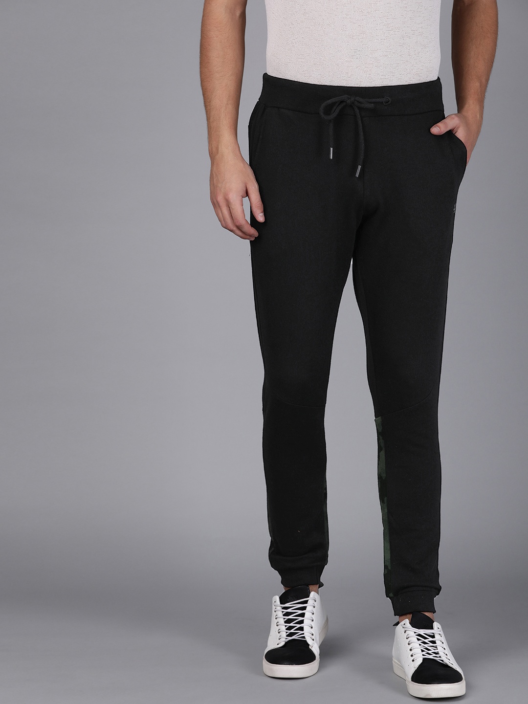 

WROGN Men Black Slim Fit Solid Joggers