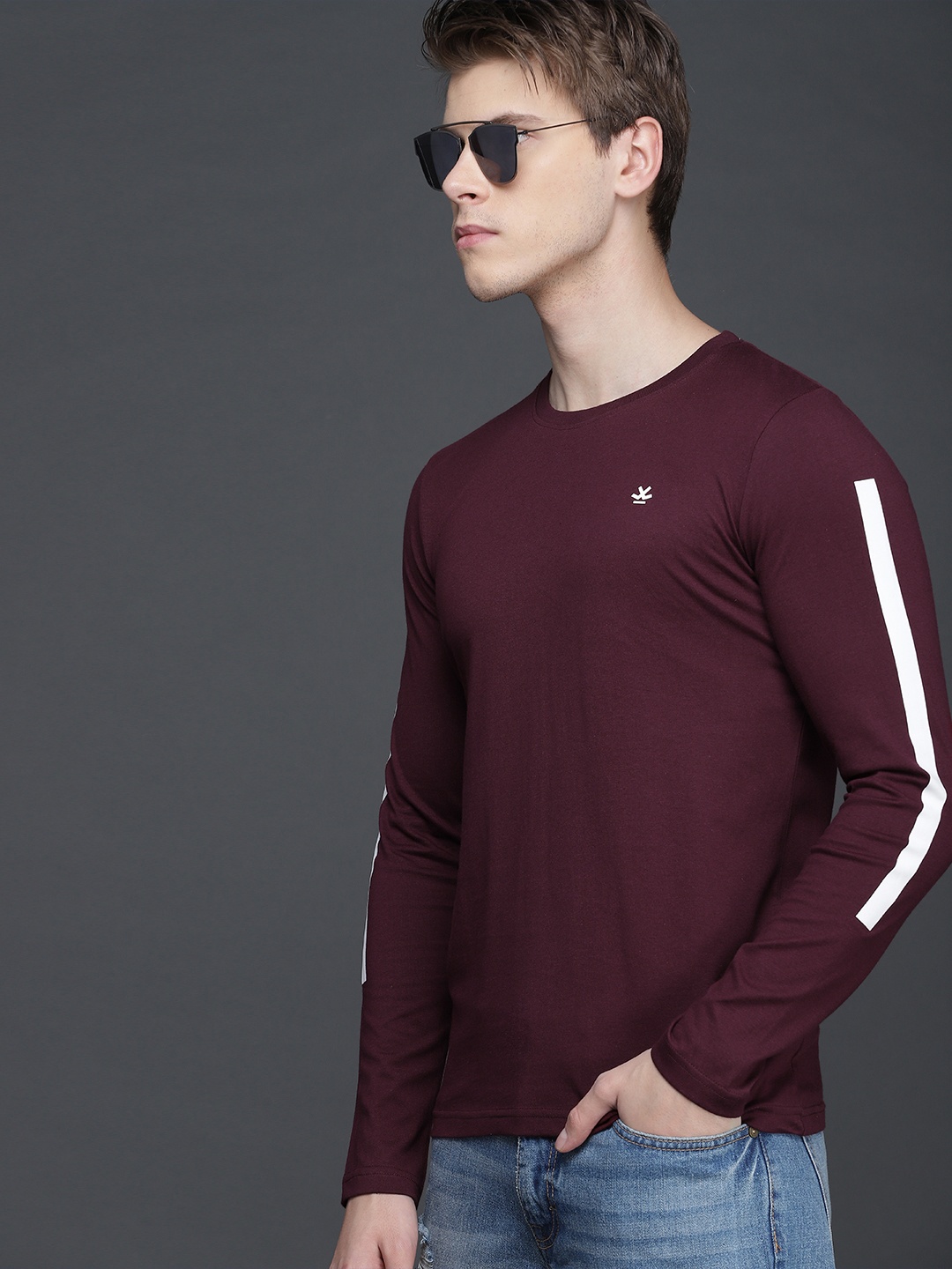 

WROGN Men Burgundy Solid Round Neck Pure Cotton T-shirt