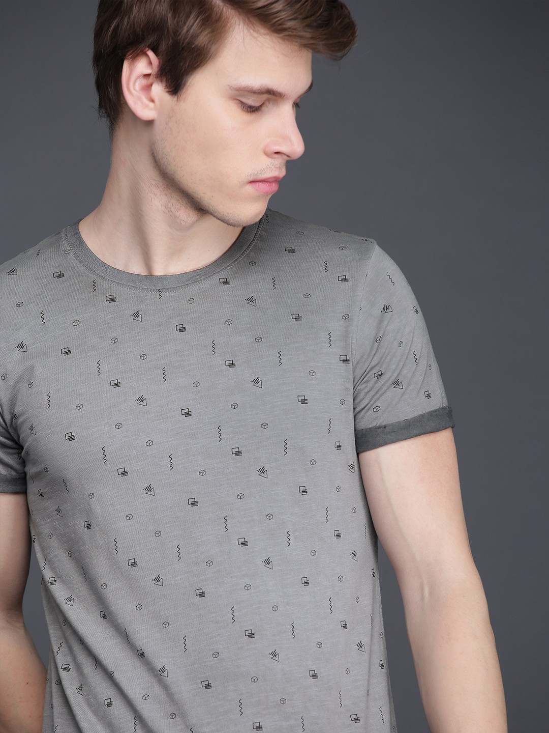 

WROGN Men Grey Printed Slim Fit Round Neck Pure Cotton T-shirt