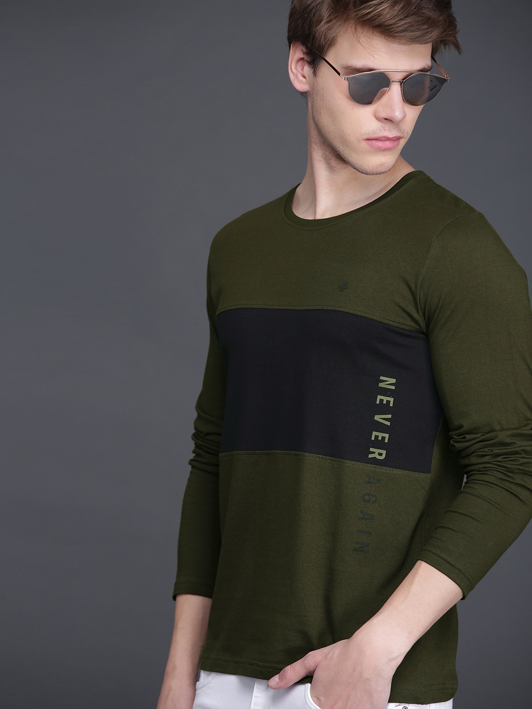 

WROGN Men Olive Green Black Colourblocked Slim Fit Round Neck Pure Cotton T-shirt