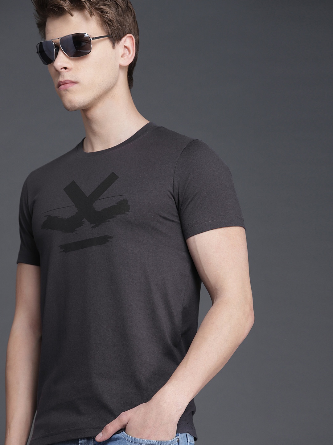 

WROGN Men Charcoal Grey Printed Slim Fit Round Neck Pure Cotton T-shirt