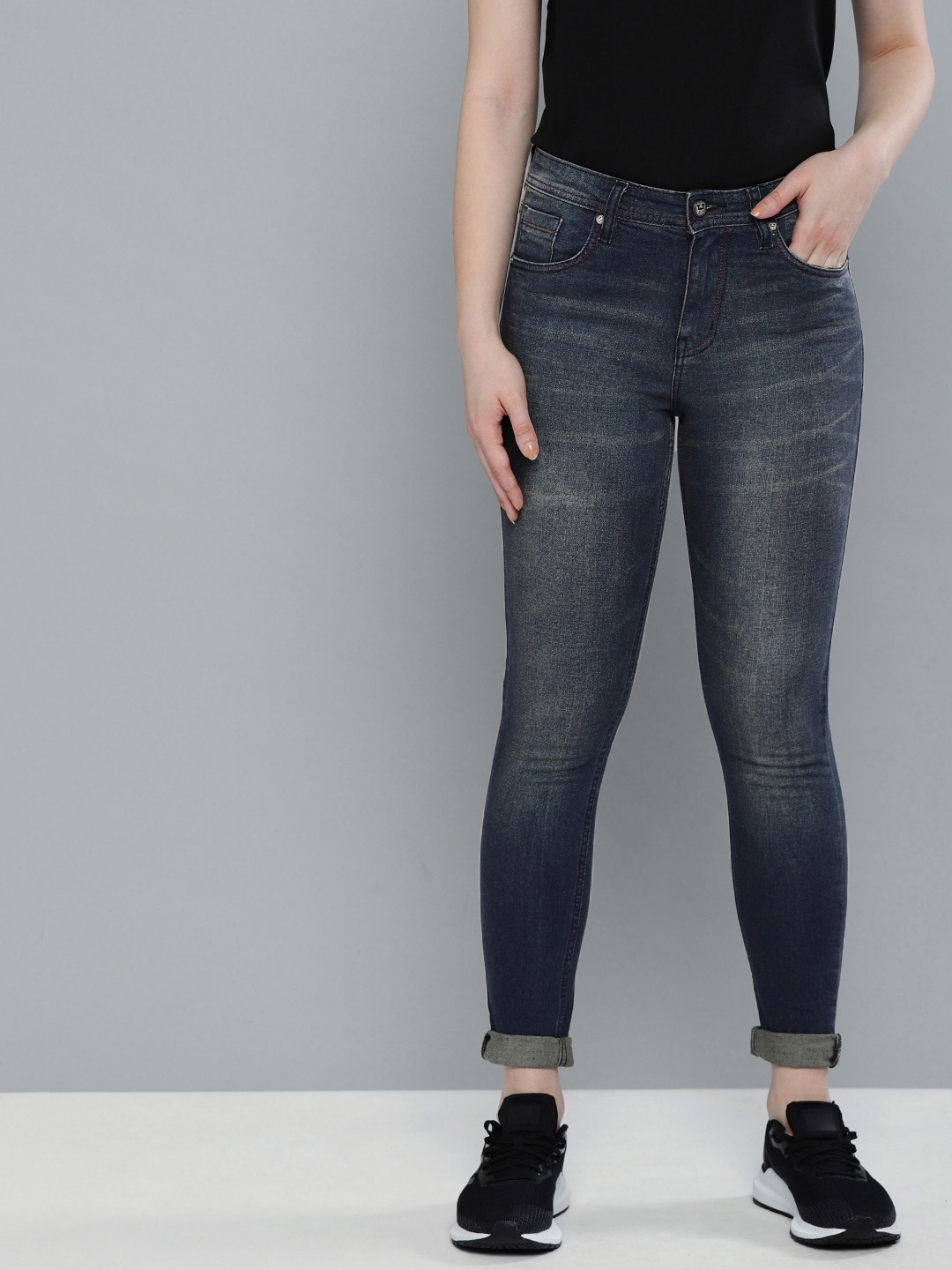 

Harvard Women Blue Skinny Fit Mid-Rise Clean Look Stretchable Jeans
