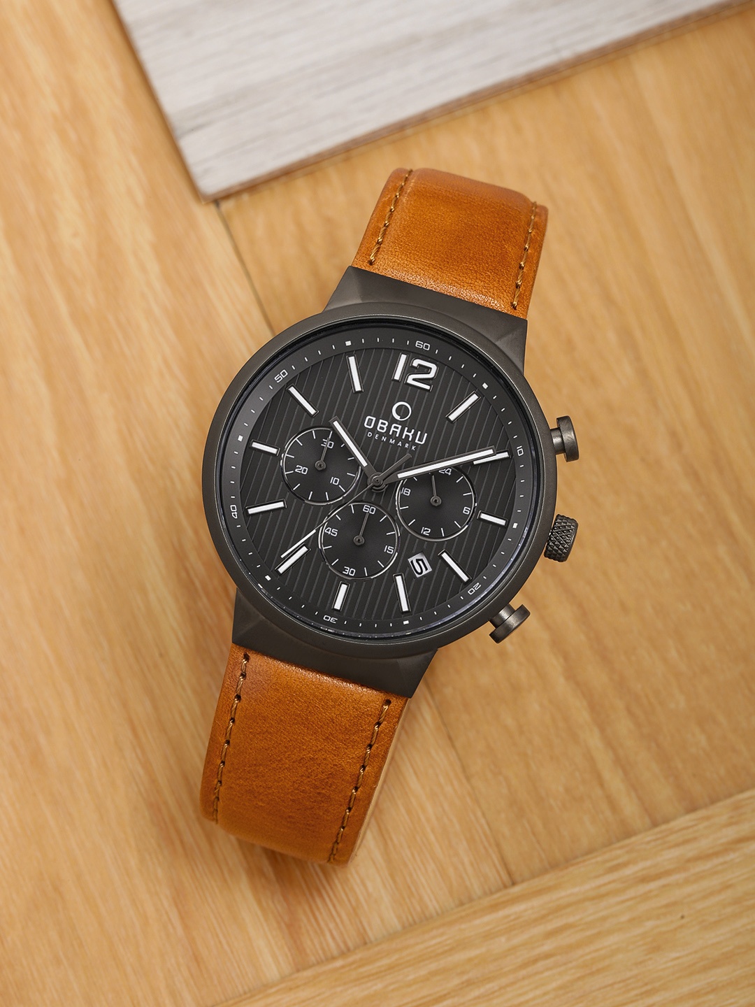 

Obaku Men Grey Analogue Watch V180GCUURZ
