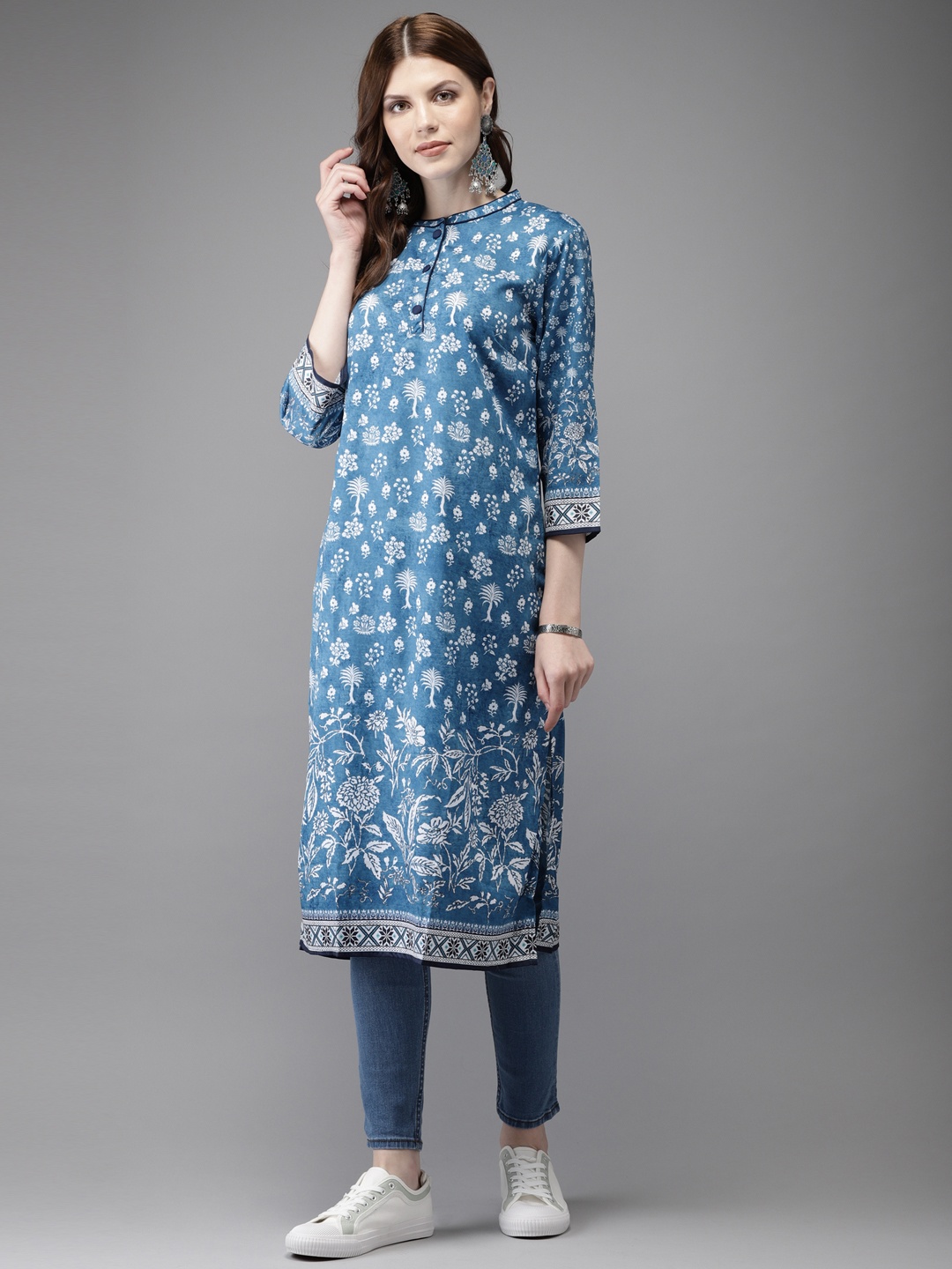 

Anouk Women Blue & White Floral Print Straight Kurta