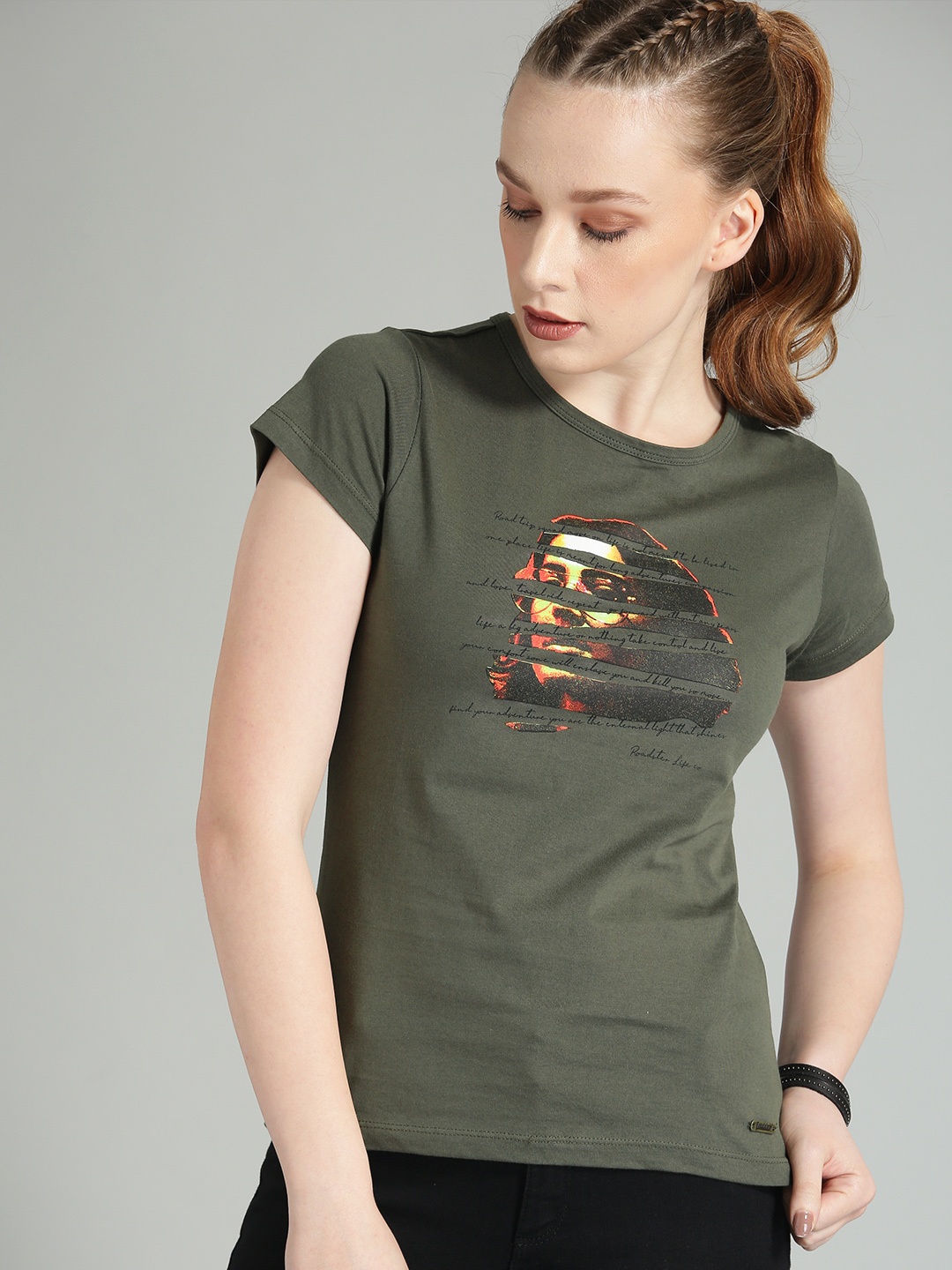 

The Roadster Lifestyle Co Women Olive Green Printed Round Neck Pure Cotton T-shirt