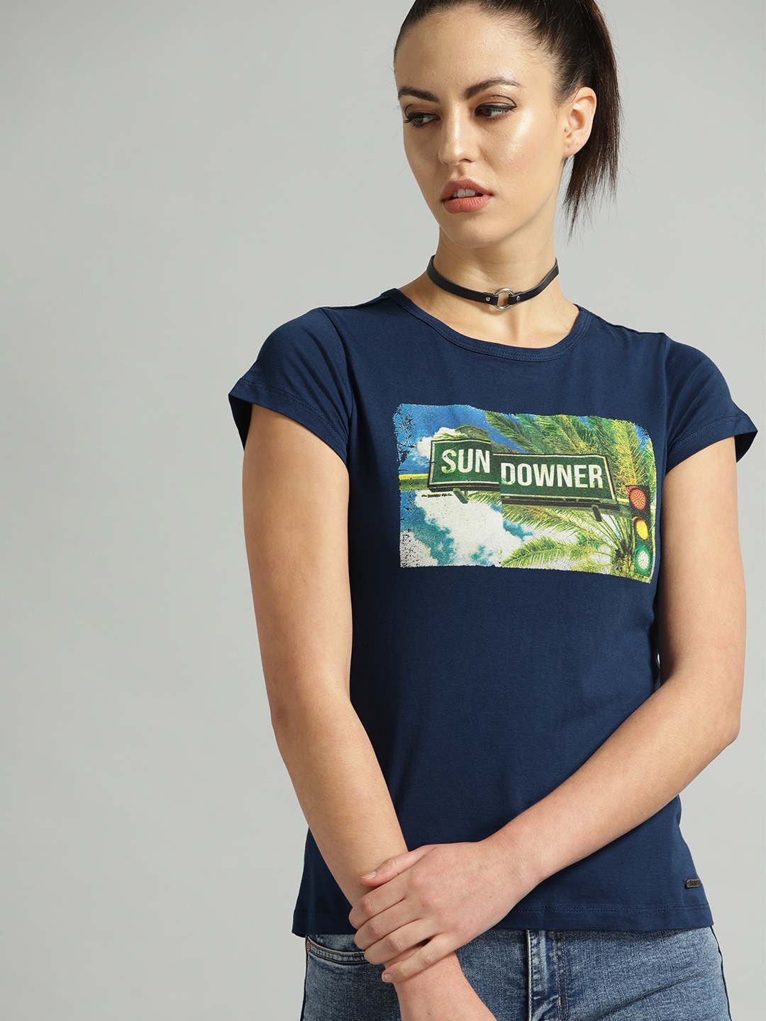 

The Roadster Lifestyle Co Women Navy Blue & Green Printed Round Neck T-shirt
