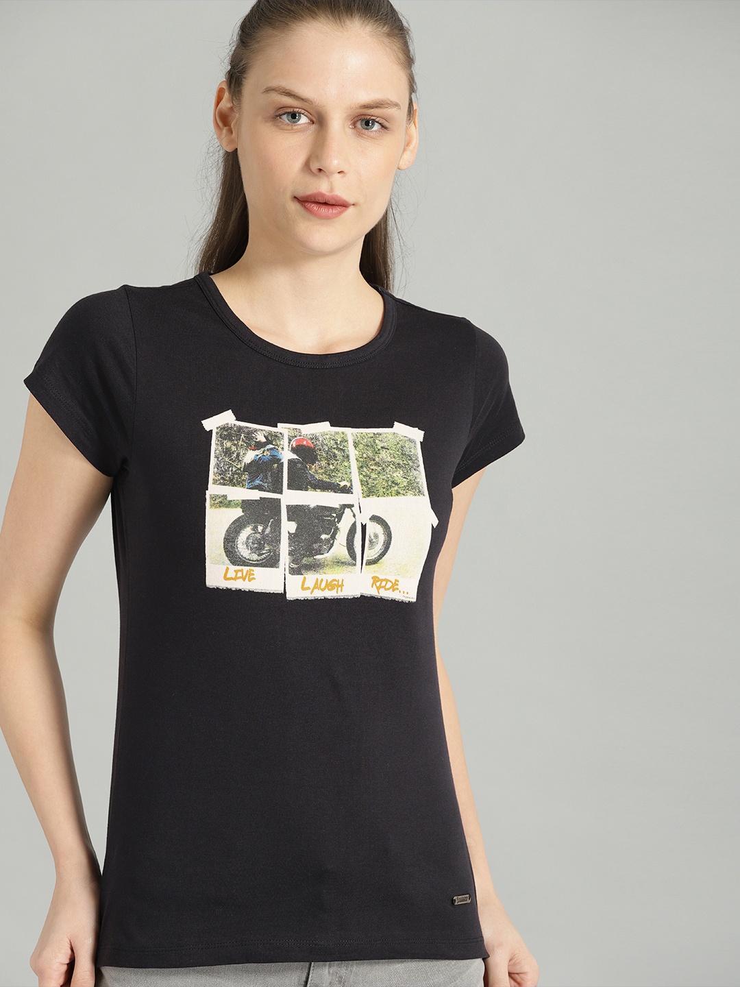 

The Roadster Lifestyle Co Women Black Printed Round Neck Pure Cotton T-shirt