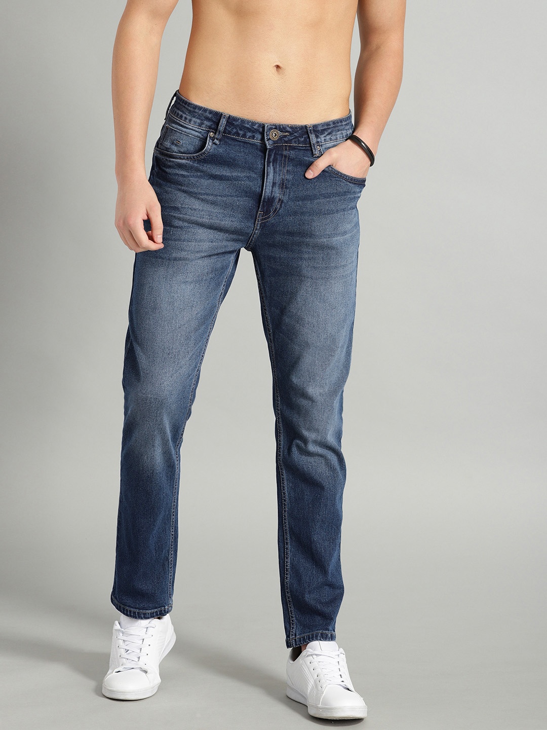 

Roadster Men Blue Regular Fit Mid-Rise Clean Look Stretchable Jeans