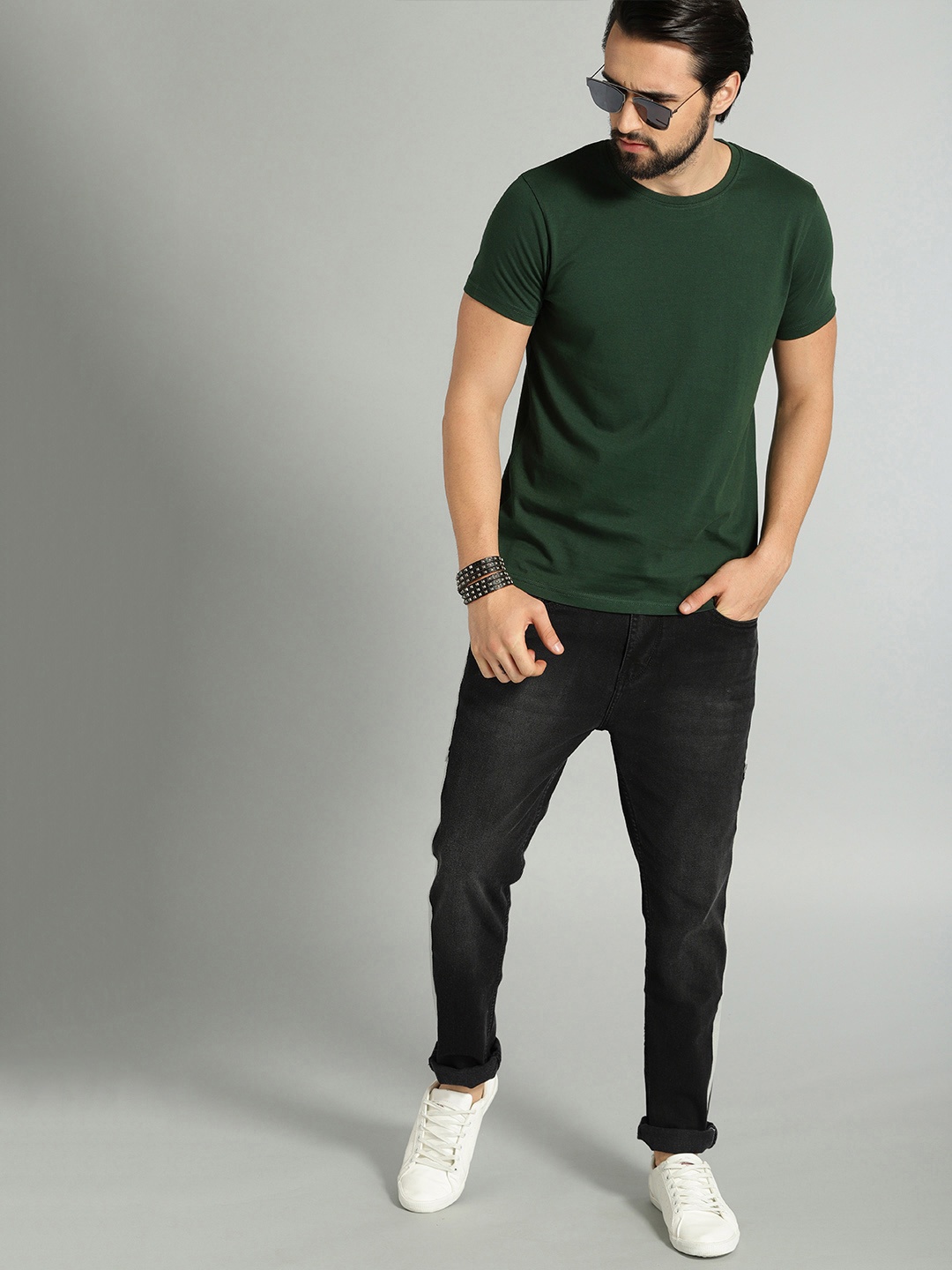 

The Roadster Lifestyle Co Men Green Pure Cotton T-shirt