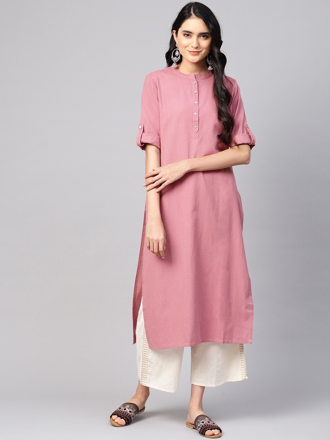 

Varanga Women Mauve Solid Straight Kurta