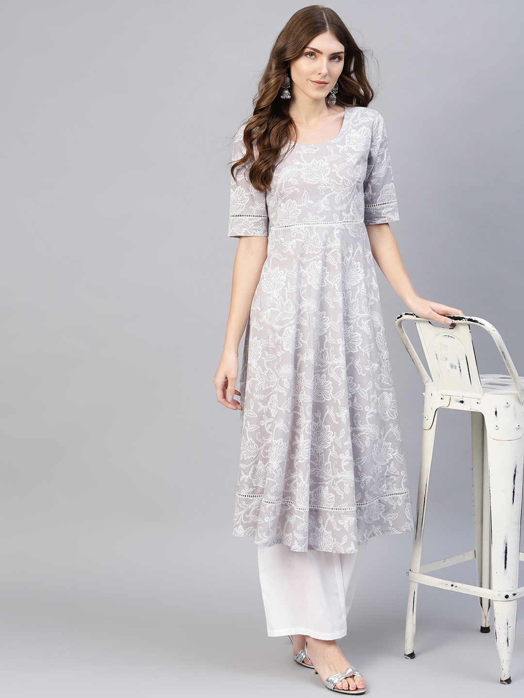 

AKS Women Grey & White Floral Khari Print A-Line Kurta