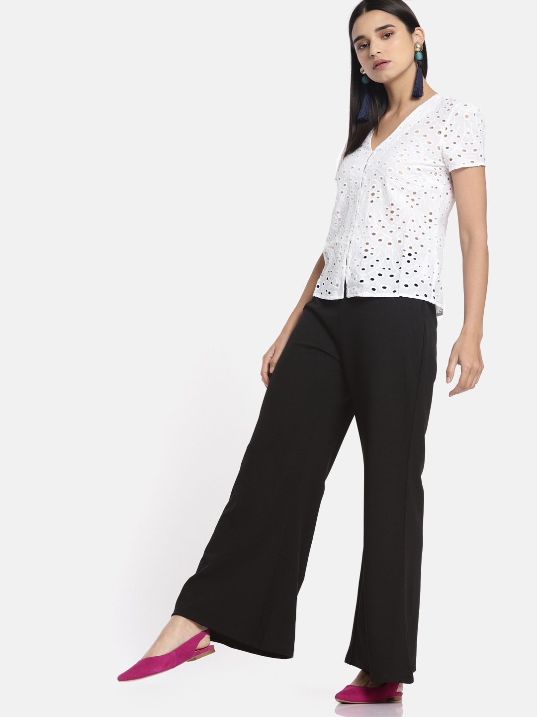 

DressBerry Women Black Regular Fit Solid Parallel Mid-Rise Trousers