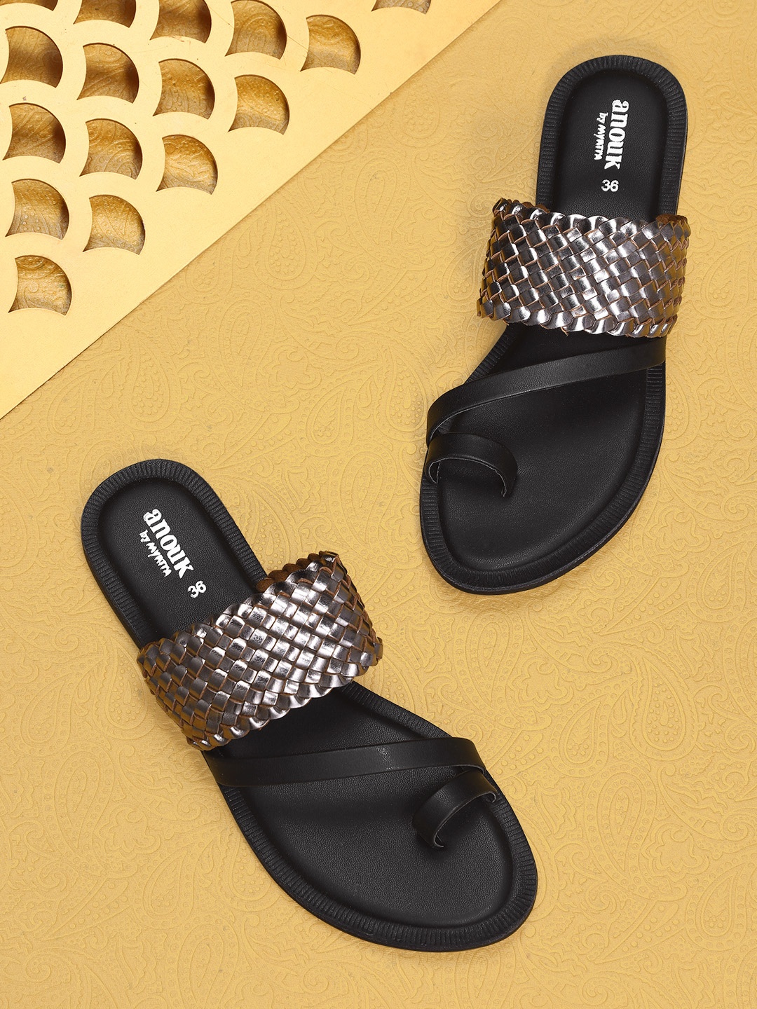 

Anouk Women Gunmetal-Toned & Black Woven Design One Toe Flats, Grey