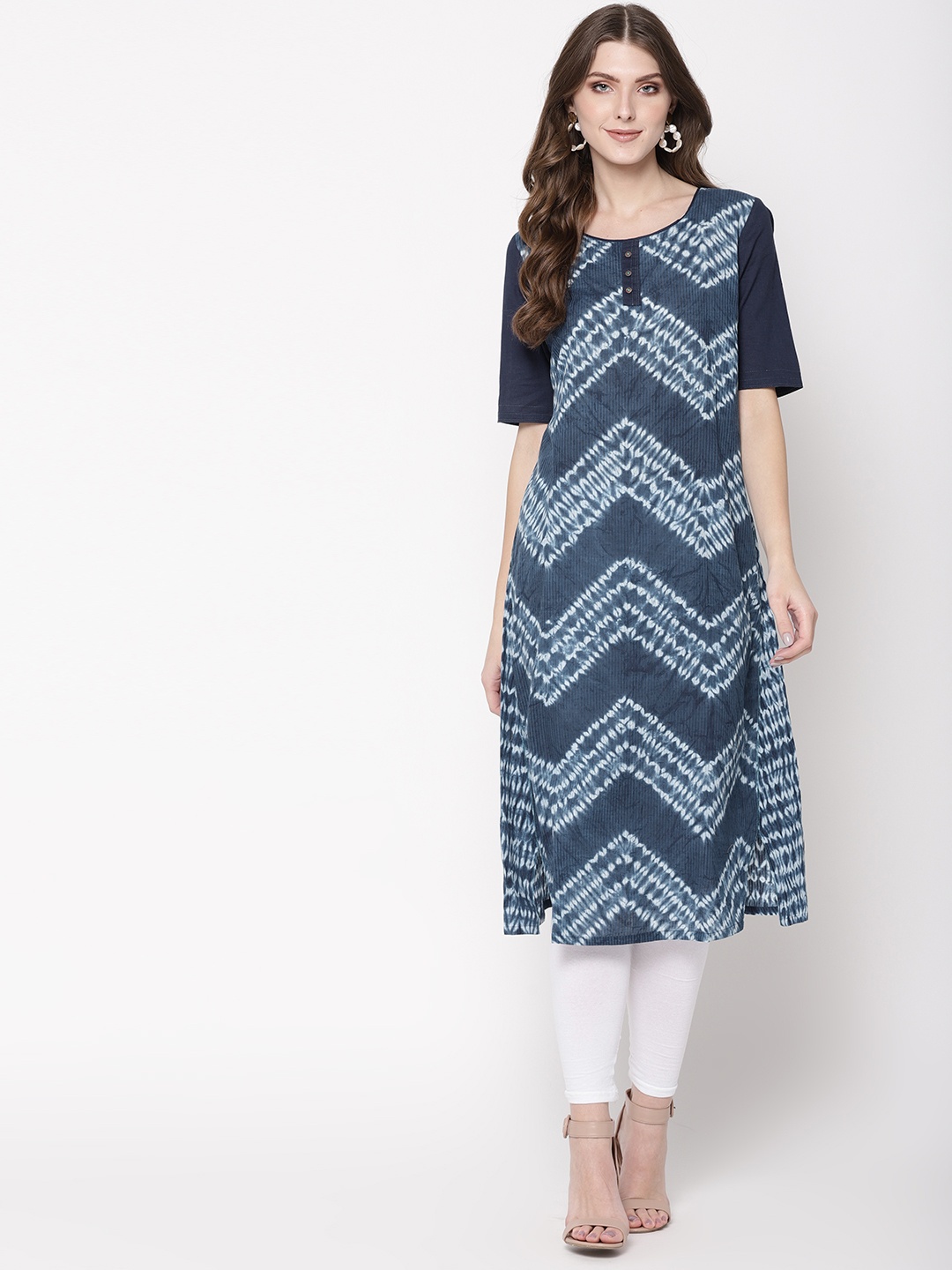 

Fabindia Women Navy Blue & White Dyed Straight Kurta