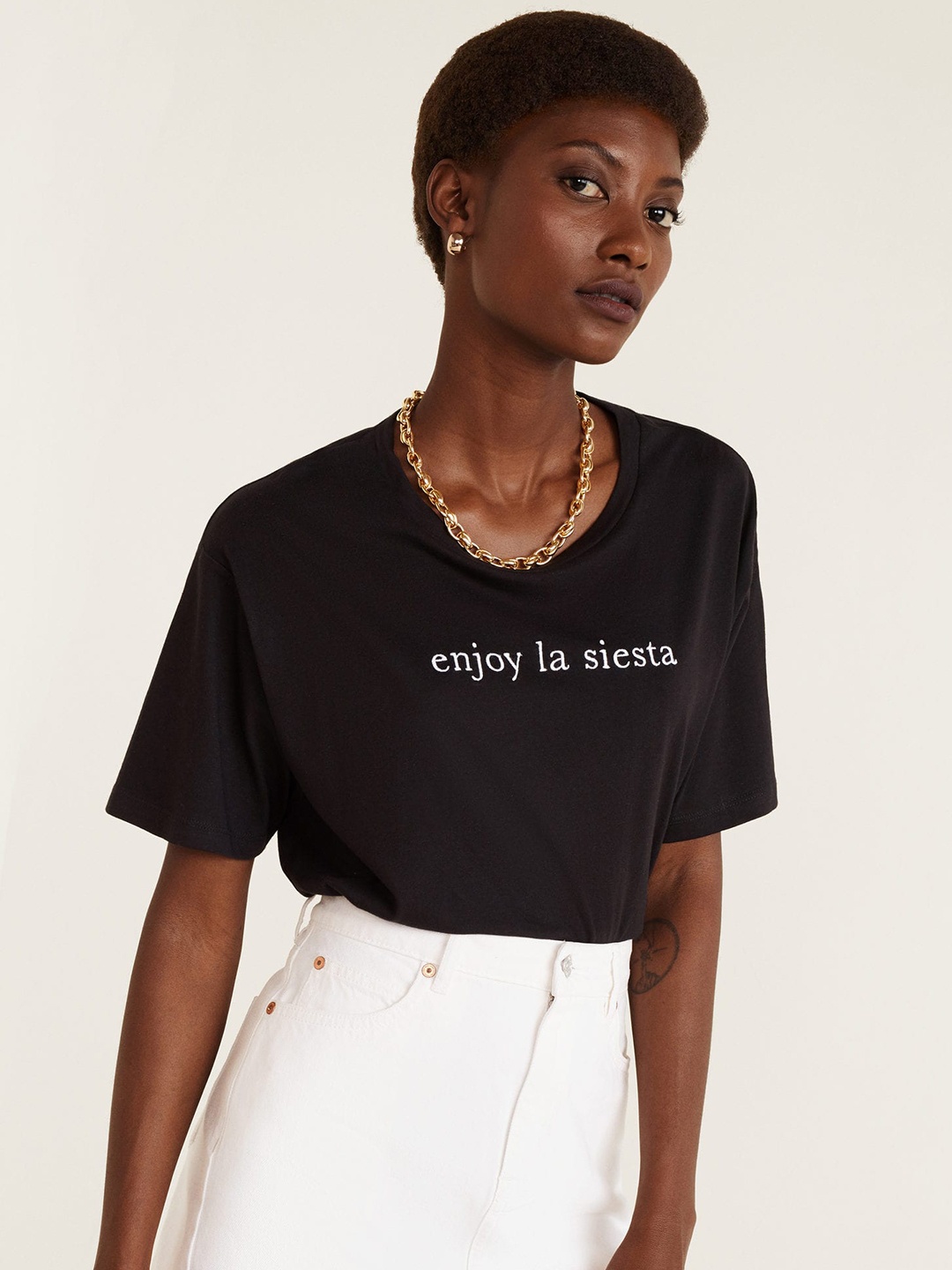 

MANGO Women Black Solid Round Neck T-shirt
