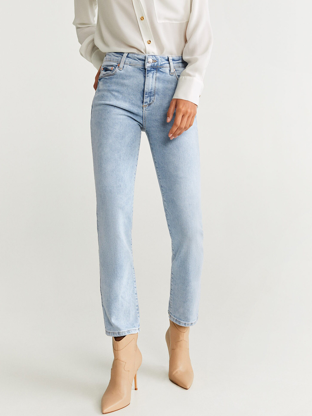 

MANGO Women Blue Straight Fit Mid-Rise Clean Look Cropped Stretchable Jeans