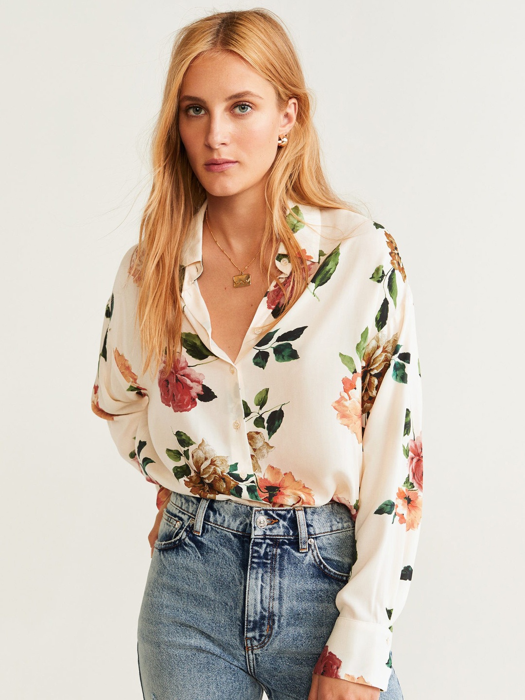 

MANGO Women White & Peach-Coloured Regular Fit Floral Print Casual Shirt