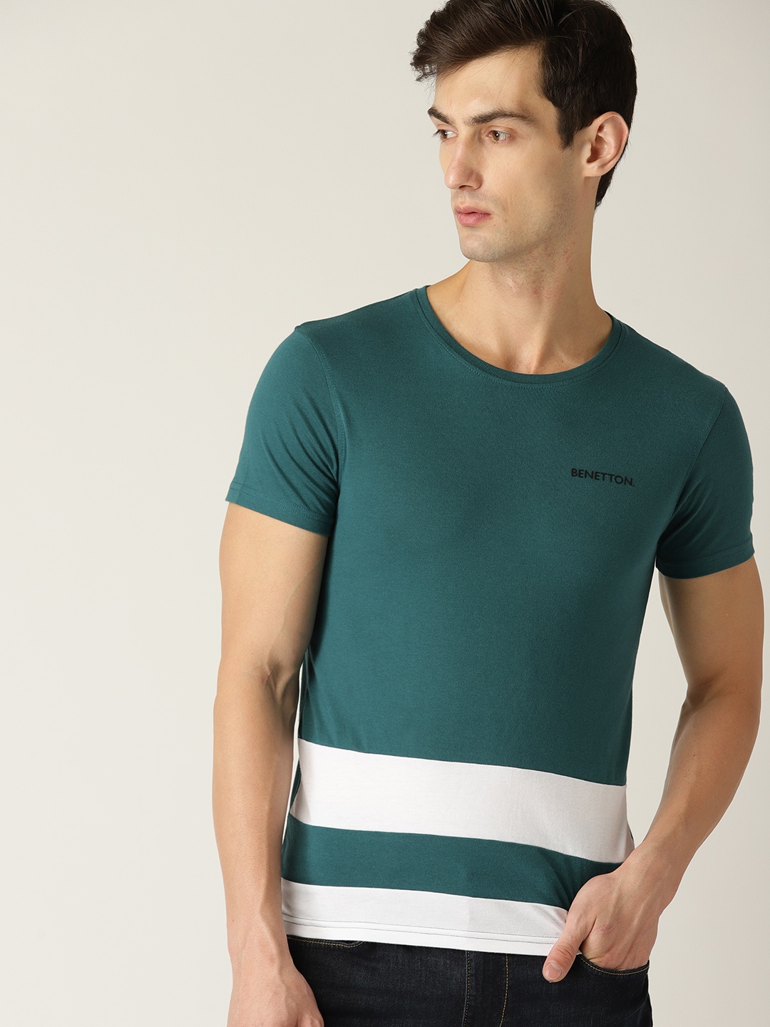 

United Colors of Benetton Men Green & White Striped Detail Round Neck T-shirt